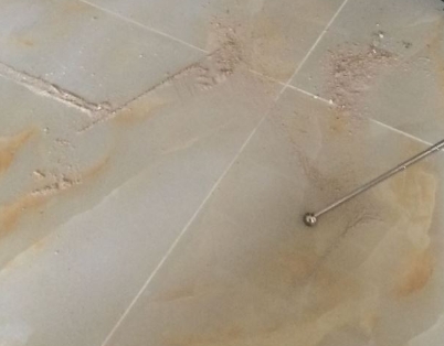 临泽瓷砖空鼓维修公司分享粘合剂选择不当在瓷砖铺贴过程中可能导致以下问题
